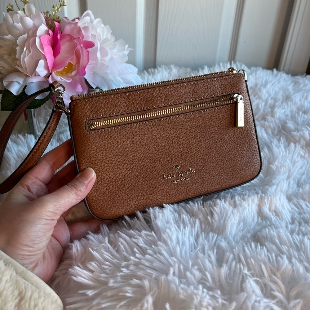 EUC Kate Spade wristlet golden pebbled tan